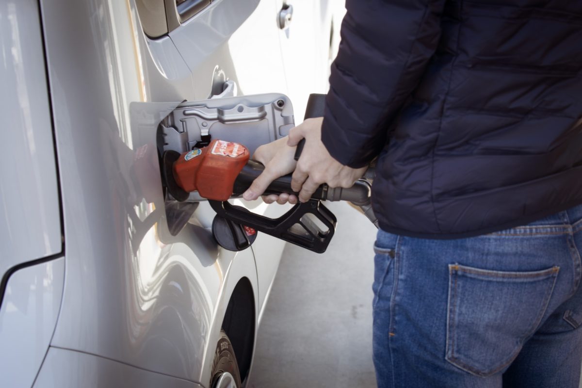 Gas prices continue to rise on record, oil at fresh highs: what drives the markets?