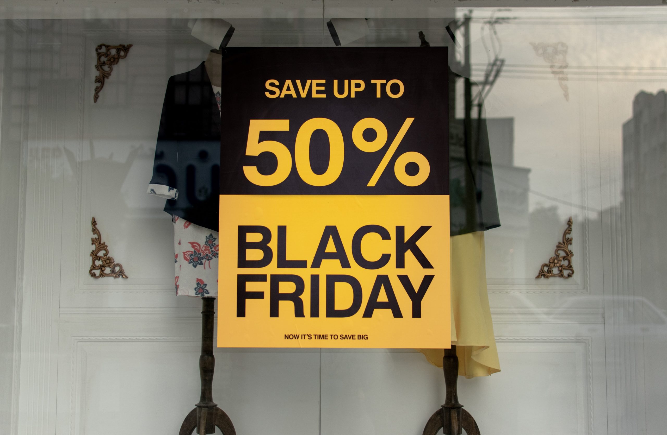 Kick-start your Black Friday on RapidRupee